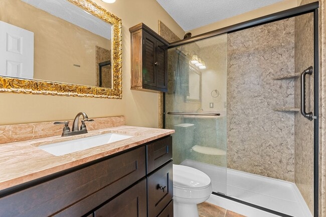 Building Photo - Welcome to your Perfect Home:  3BD, Hardwo...