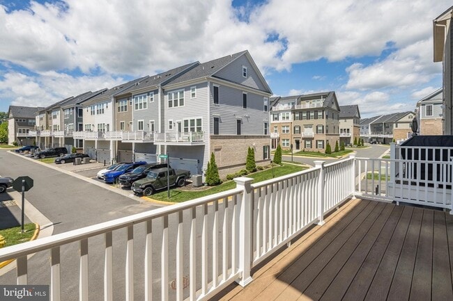Building Photo - 1705 Cottonwood Grove Rd