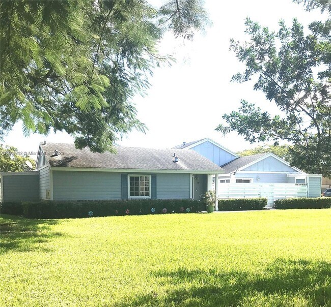 Primary Photo - 13796 SW 149th Cir Ln