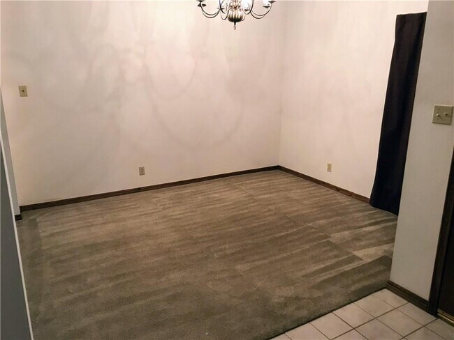 Building Photo - 6104 John Chisum Ln