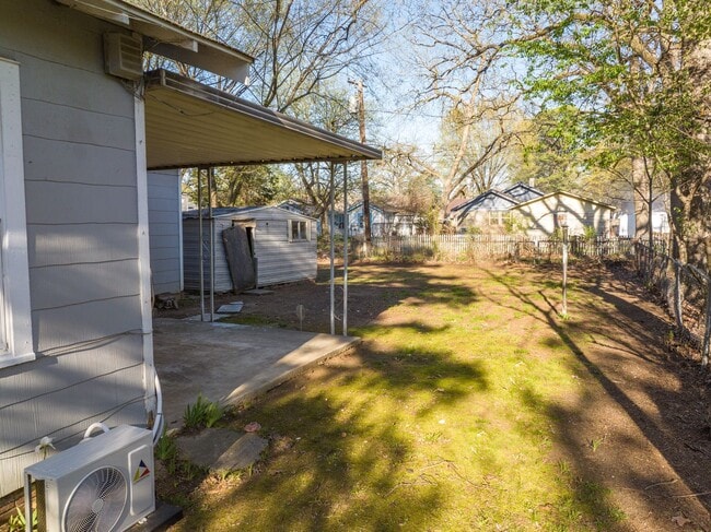 Building Photo - Freshly Updated 3 Bedroom Home