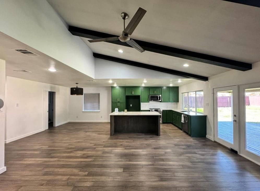 Building Photo - 3129 Pinewood Dr