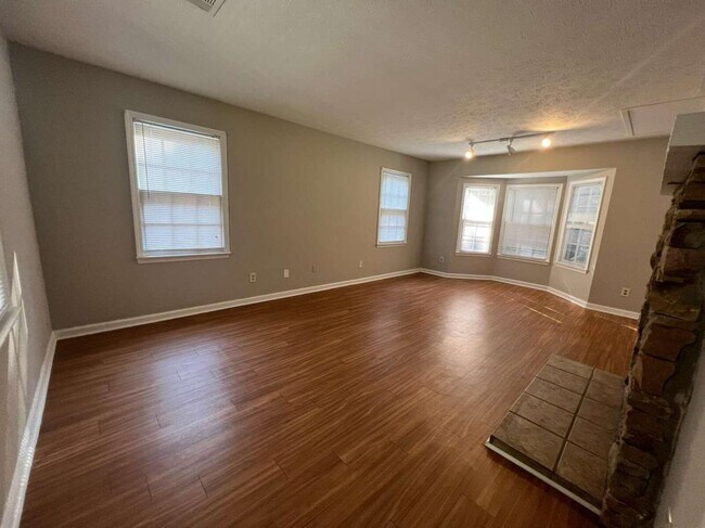 Building Photo - 2820 Crystal Cove Rd