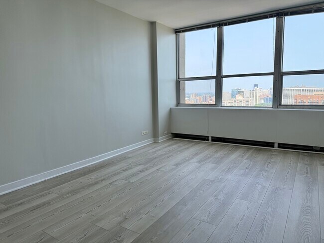 Building Photo - 655 W Irving Park Rd