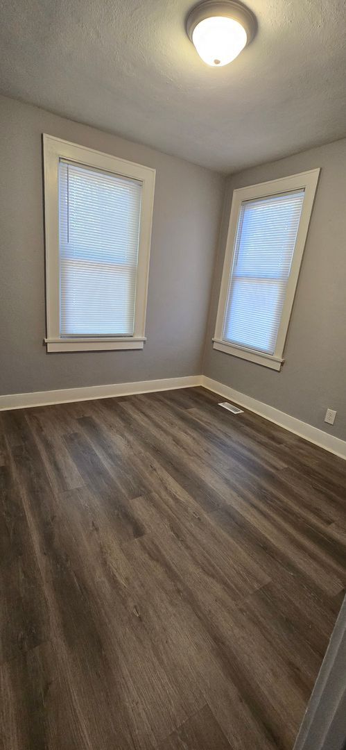 Primary Photo - Cozy 3 Bedroom House Available!