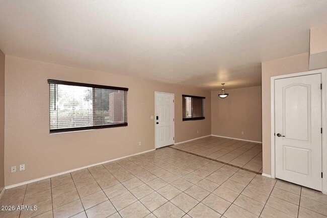 Building Photo - 303 N Miller Rd