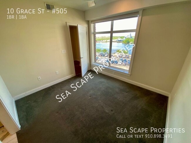 Building Photo - Apartment with Waterview in Downtown Wilmi...