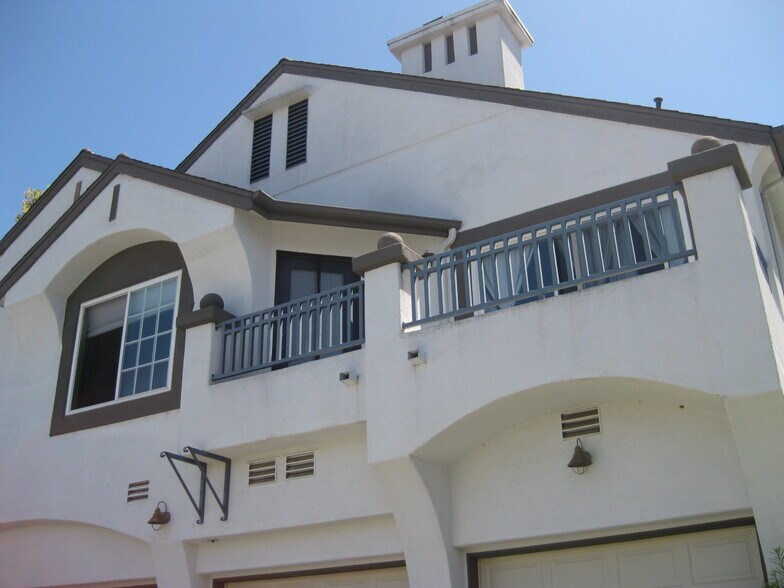 Building Photo - 16908 Robins Nest Way