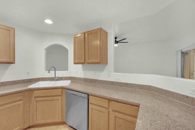 Building Photo - Experience Las Vegas in style and comfort with this beautiful first-floor 3-bedroom condo