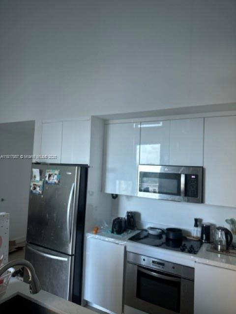 Building Photo - 300 S Biscayne Blvd