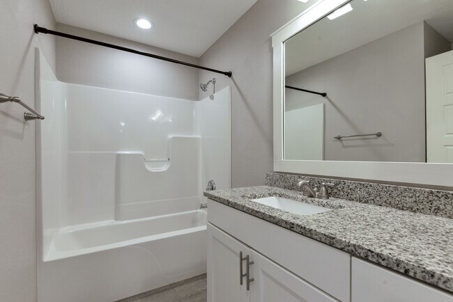 Building Photo - 343 Holts Lake Dr