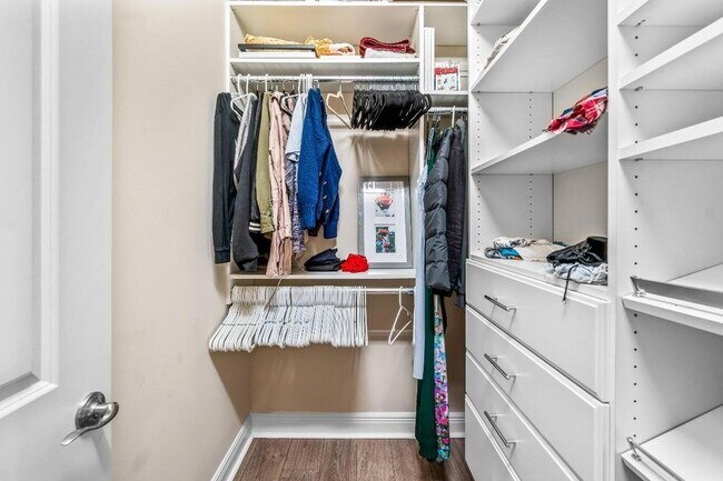 Building Photo - 114 Carmela Ct