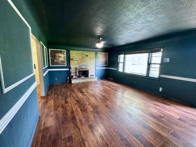 Building Photo - 3-Bedroom Country Home on Nearly 5 Acres with Detached Garage