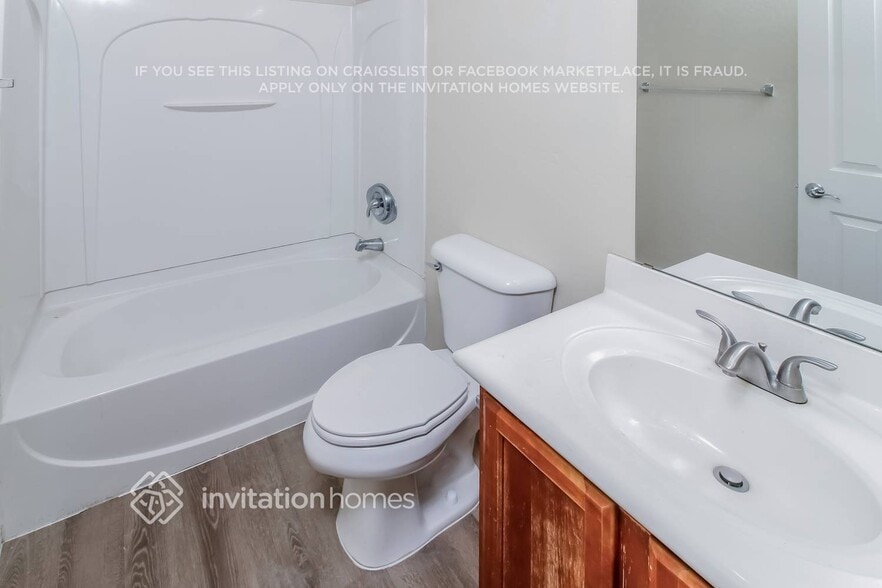 Building Photo - 45138 Miramar Rd