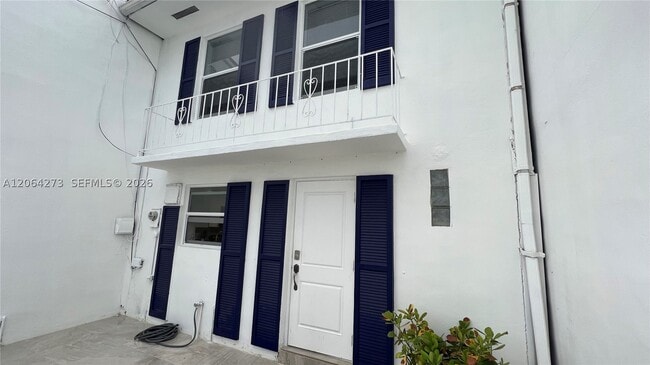 Building Photo - 2061 NE 123rd St