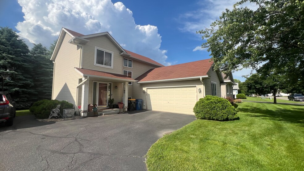 Building Photo - 2853 Wyndam Ct