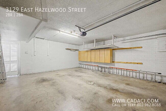 Building Photo - 3129 E Hazelwood St