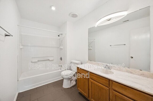 Building Photo - 8109 Dripping Springs Dr
