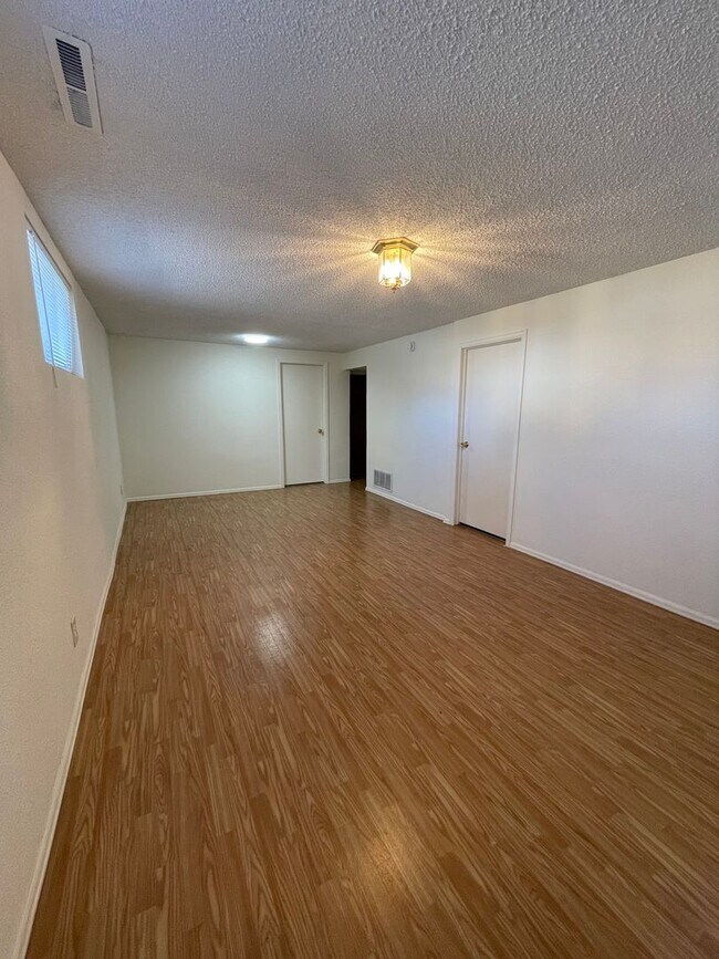 Building Photo - 3113 De Cortez St