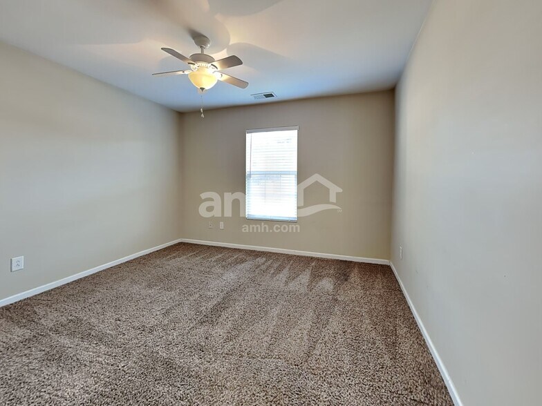 Building Photo - 5015 Whitfield Ct