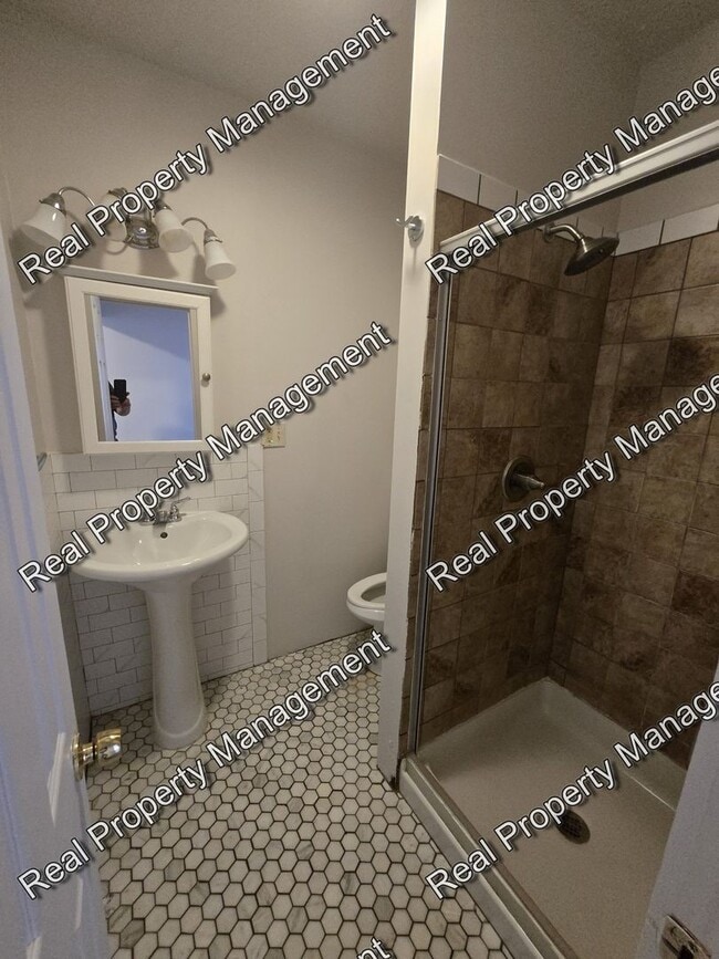 Building Photo - Two Bedroom Ranch
