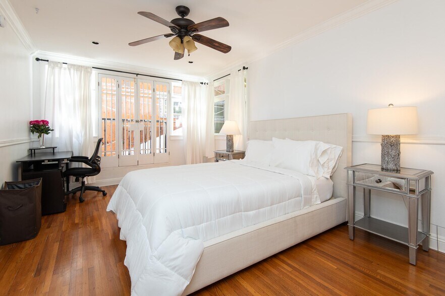 Building Photo - 2001 1/2 Pinehurst Rd