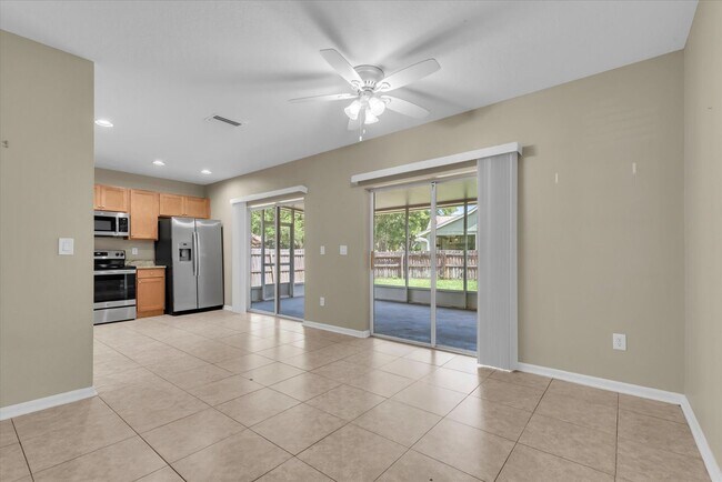 Building Photo - Updated 4BR with Bonus Room in Riverview!