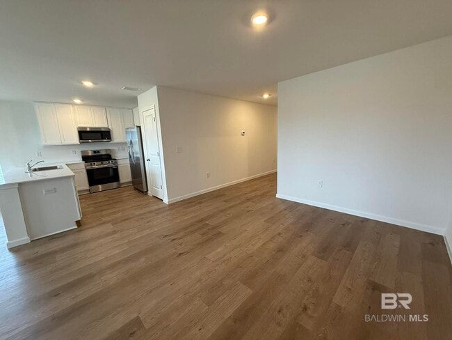 Building Photo - 16223 Eden St