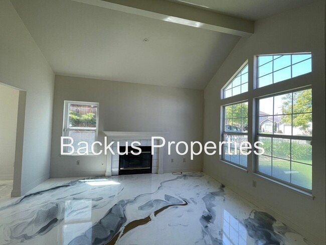 Building Photo - Wonderful four-bedroom Home
