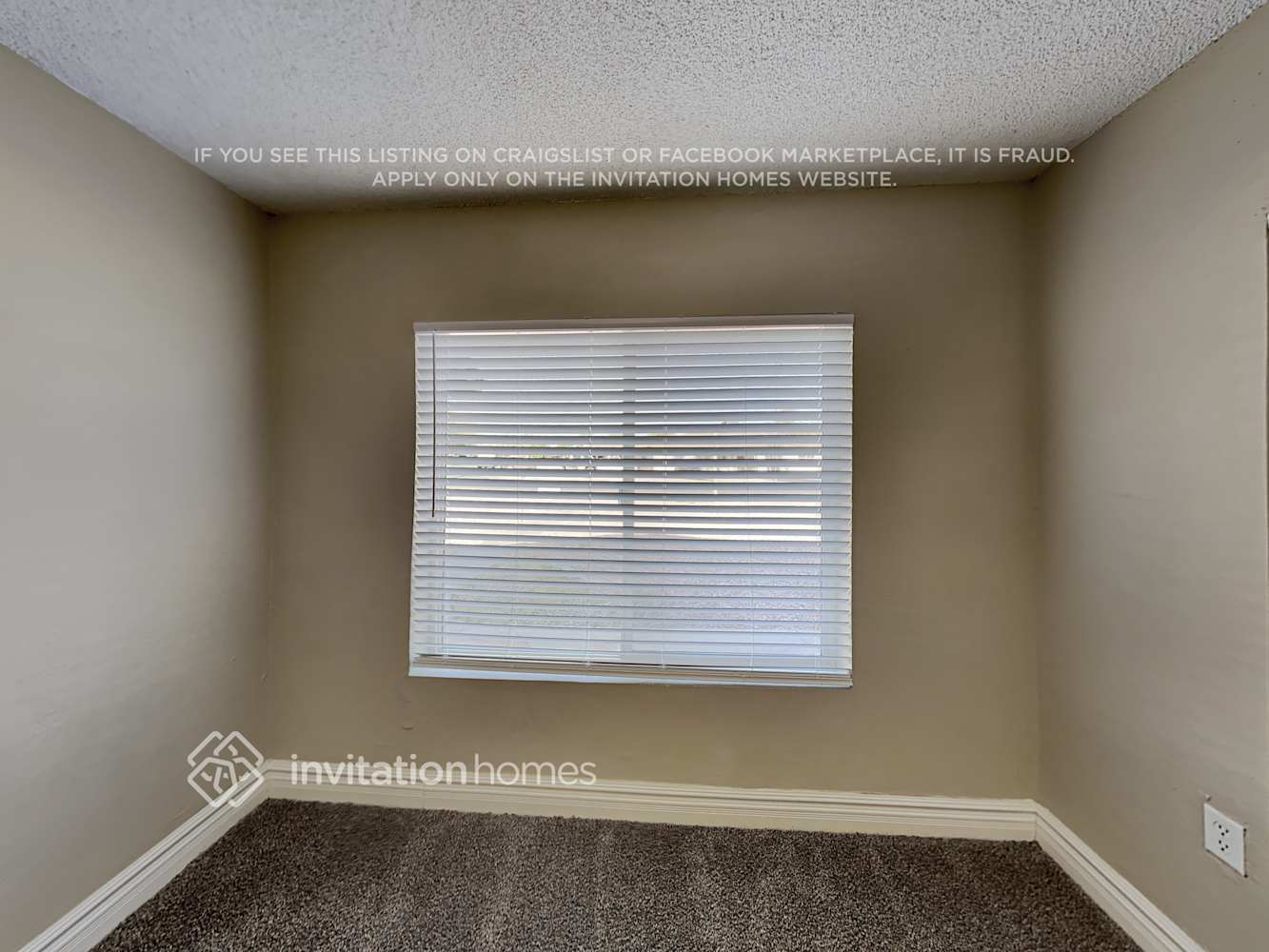 Building Photo - 661 N Sunland Dr