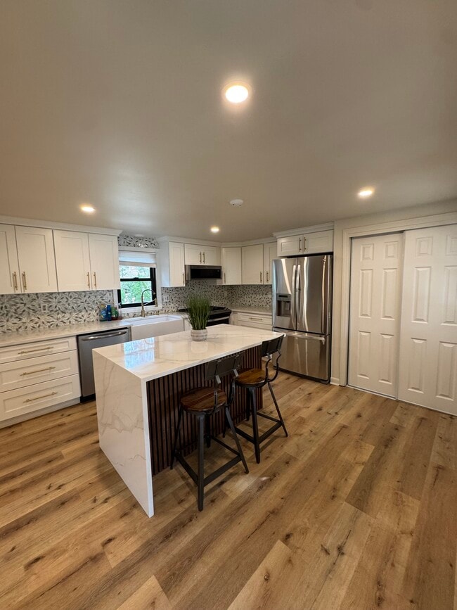 Building Photo - 3 Elliot Way