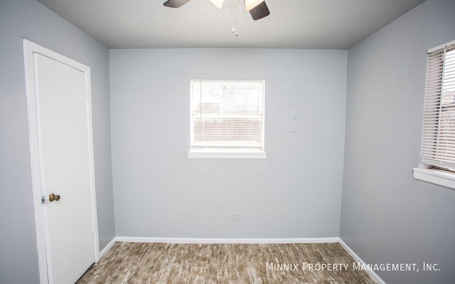 Building Photo - 3104 Ave. N-