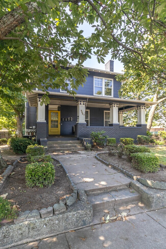 Building Photo - 602 Caswell Ave