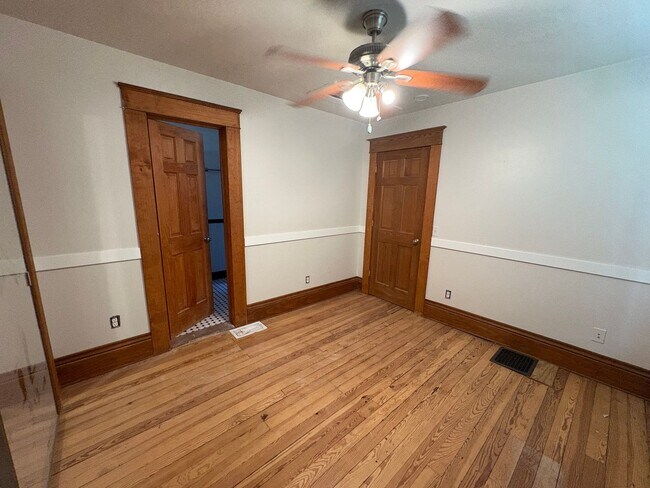 Building Photo - Private Suites in a Beautiful Shared Home Near UNC & Coffee Shops