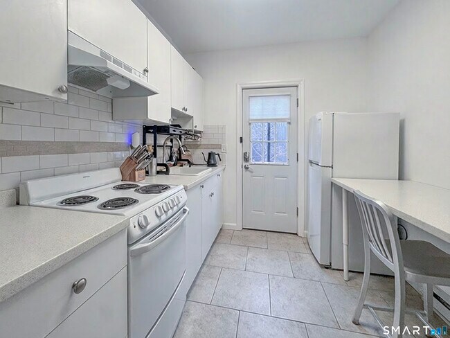 Building Photo - 1 Arch St