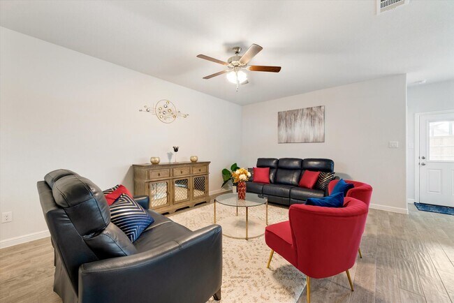 Building Photo - 305 Running Water Trail