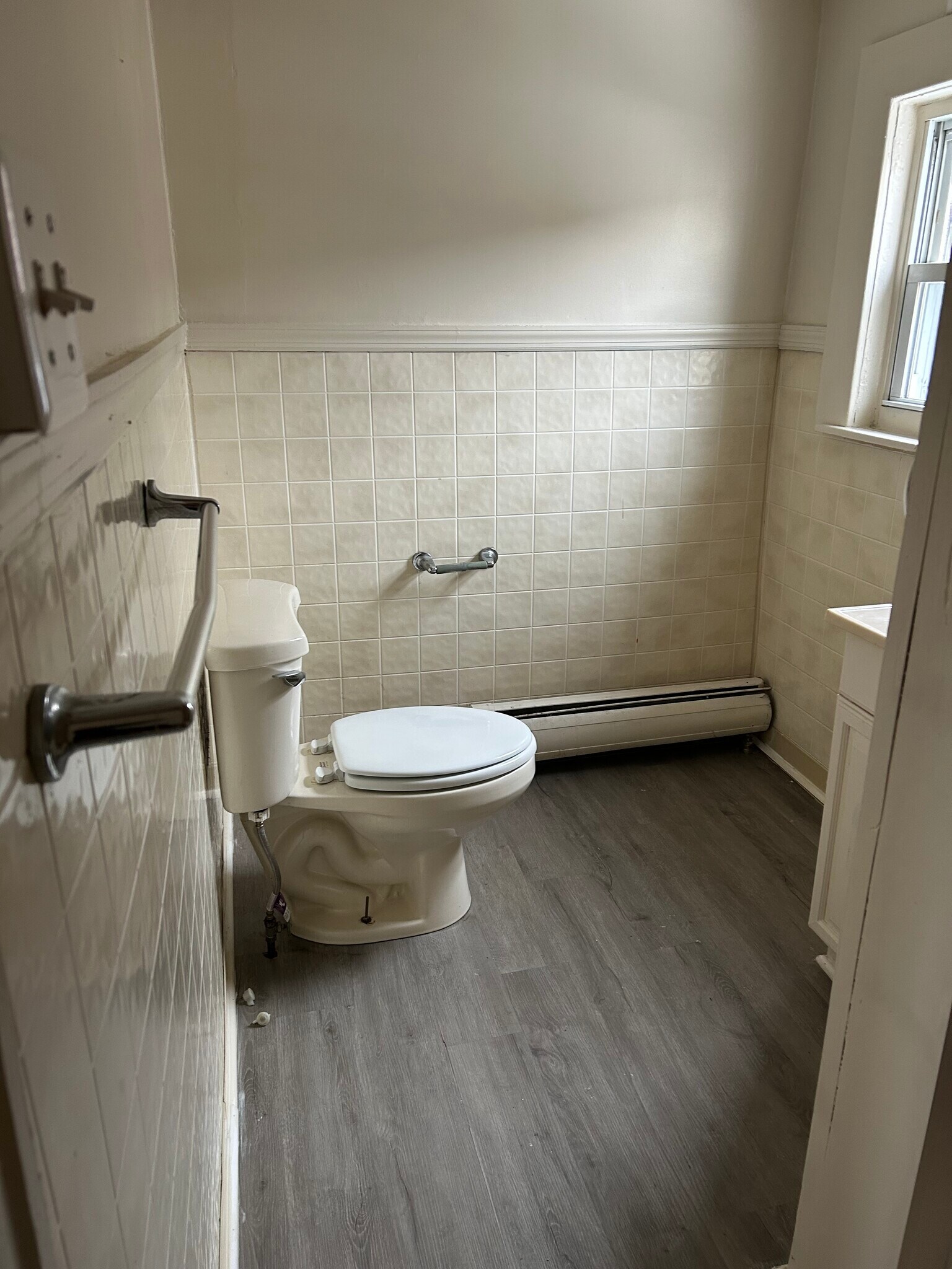 Building Photo - 808 E Morton St