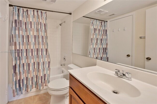 Building Photo - 9833 Westview Dr