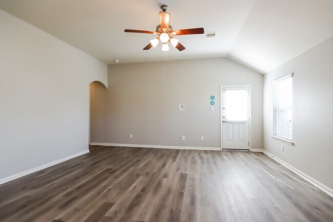 Building Photo - 1110 Shadow Glenn Dr