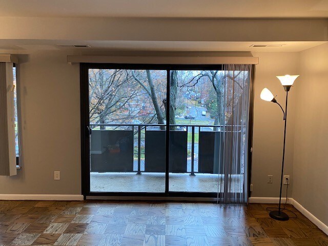 living room and balcony - 6001 Arlington Blvd