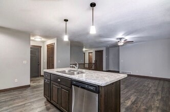 Building Photo - 971 Daisy Ln