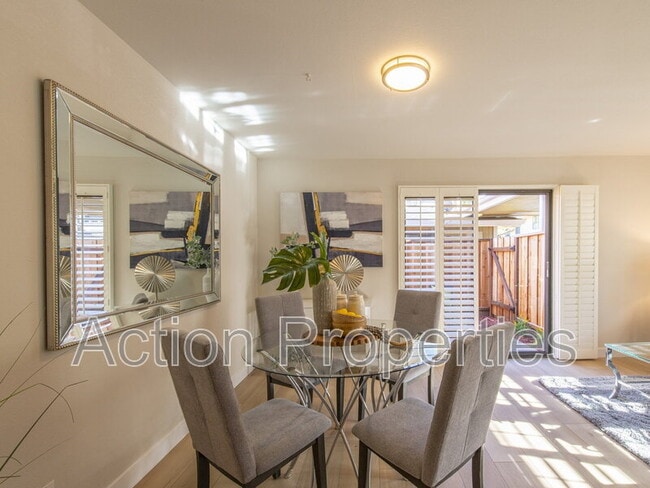 Building Photo - 578 Vista Ave