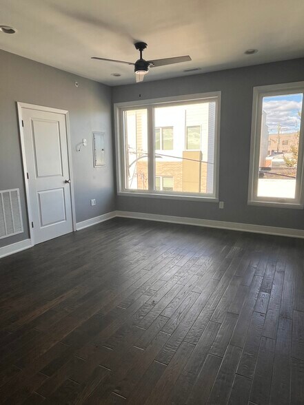 Building Photo - 2635 Livingston St