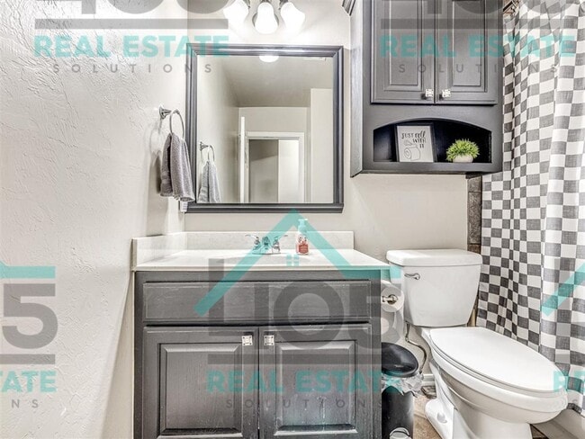 Building Photo - Amazing Rental in Choctaw