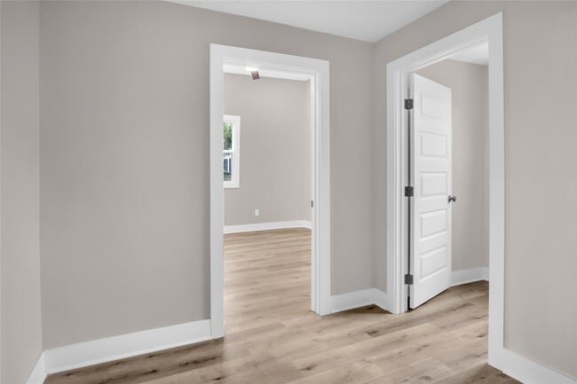 Building Photo - 614 11th St