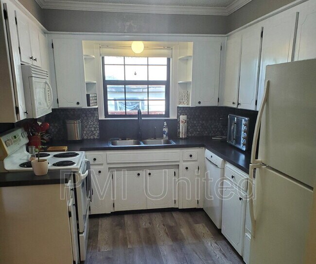 Building Photo - 509 Bryan St