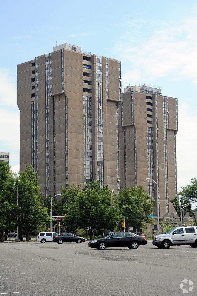 Building Photo - Twin Towers