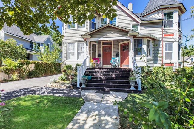 Building Photo - 43 James St