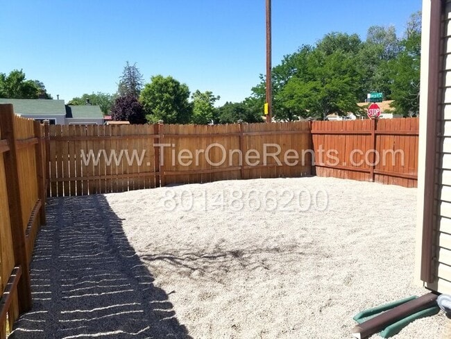 Building Photo - This property offers a NO DEPOSIT option a...