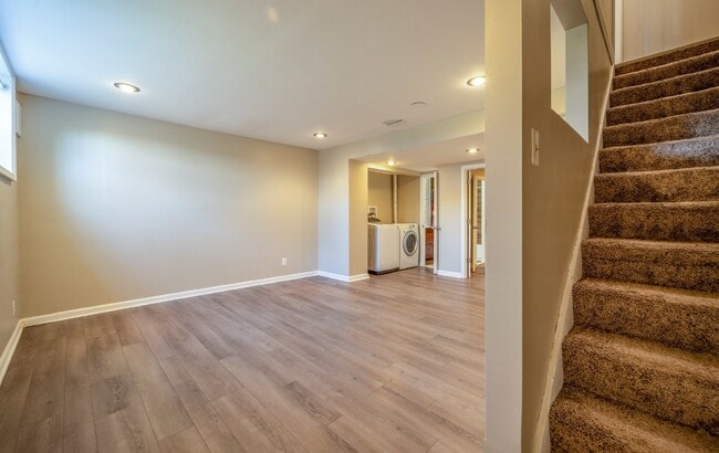 Building Photo - Spacious 3-Level Townhouse with Finished Basement and Fenced Patio